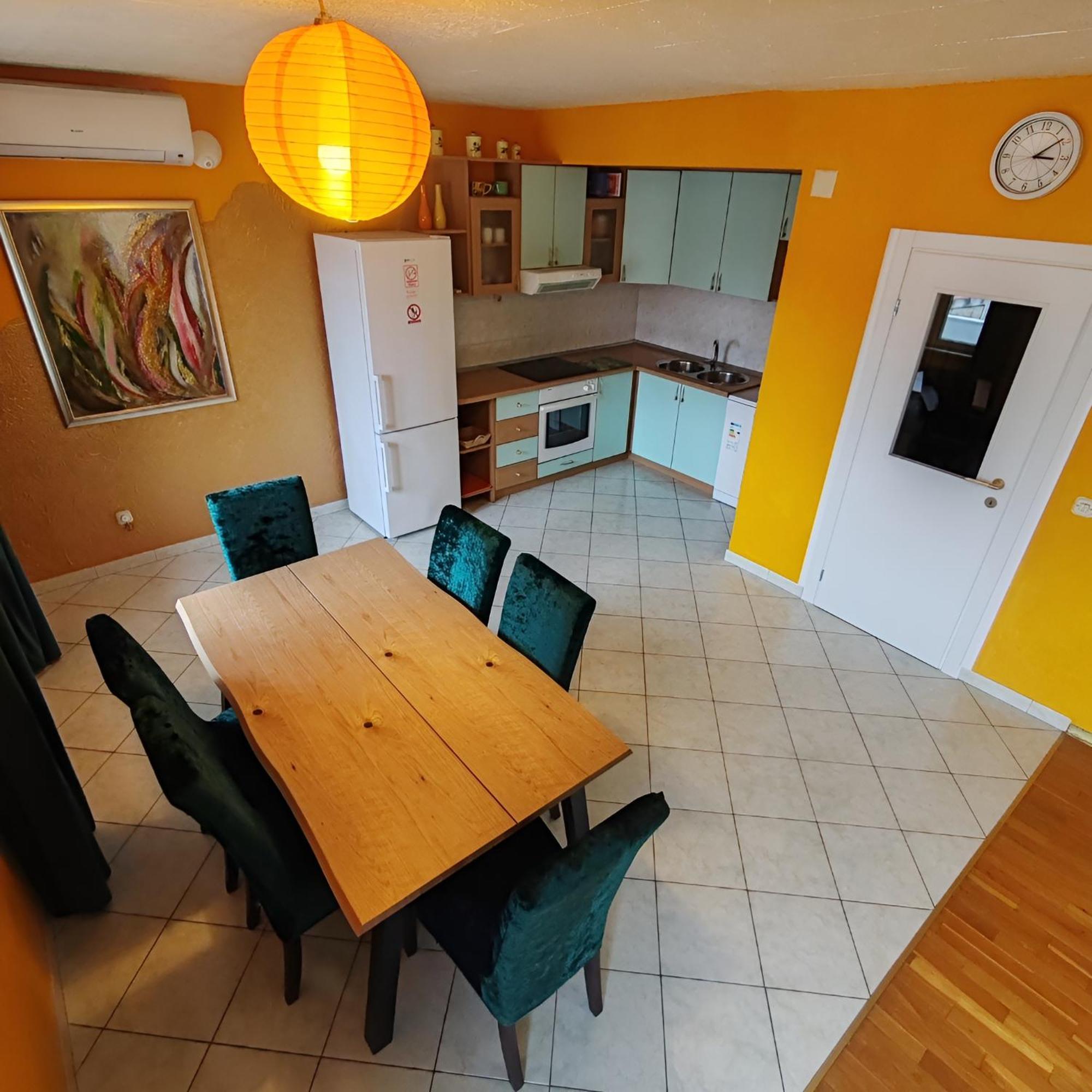 Pia Apartment Dugi Rat Esterno foto