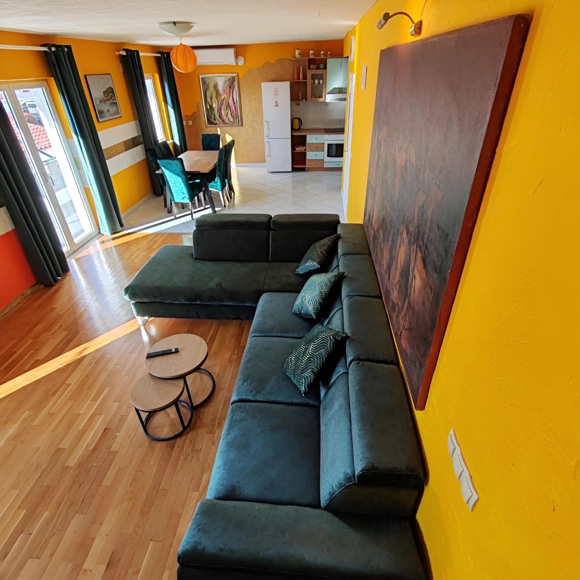 Pia Apartment Dugi Rat Esterno foto