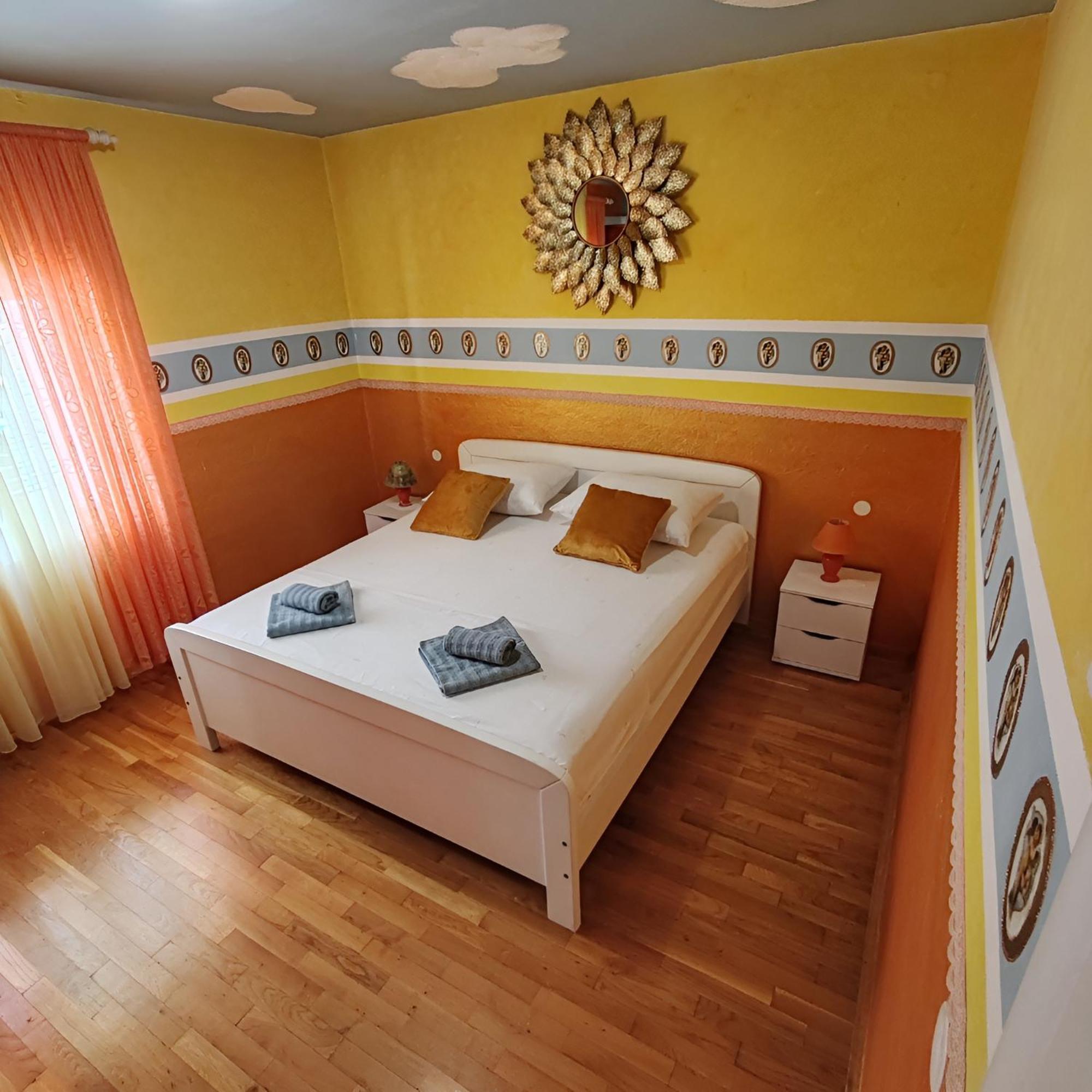 Pia Apartment Dugi Rat Esterno foto