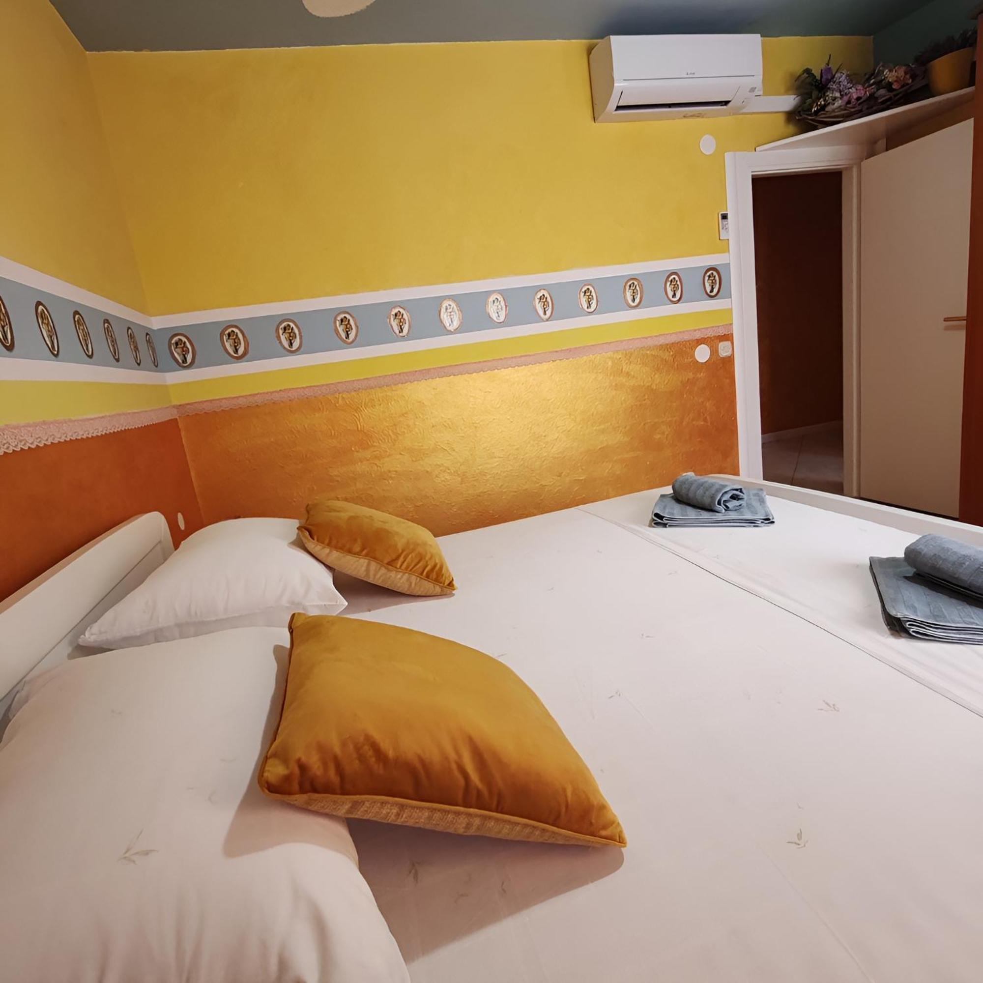 Pia Apartment Dugi Rat Esterno foto