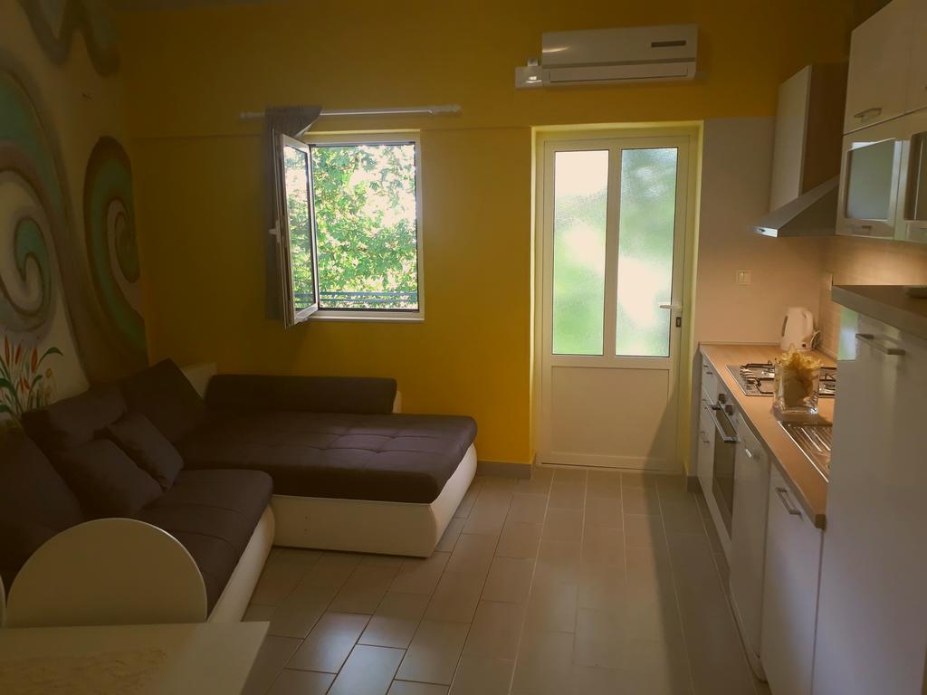 Pia Apartment Dugi Rat Esterno foto