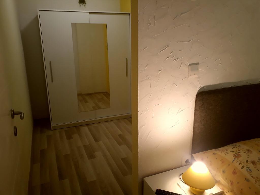 Pia Apartment Dugi Rat Esterno foto