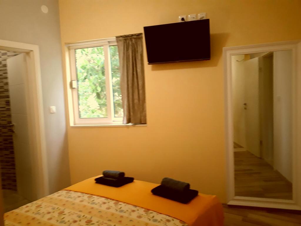 Pia Apartment Dugi Rat Esterno foto