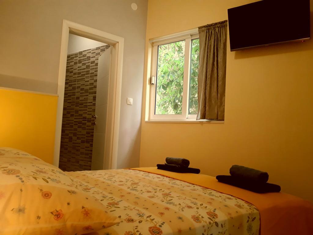 Pia Apartment Dugi Rat Esterno foto